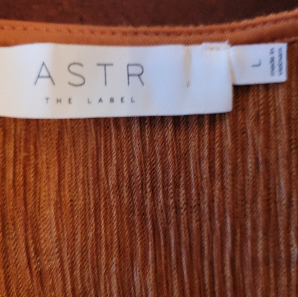 Astr Rust Wrap Top - Picture 10 of 10